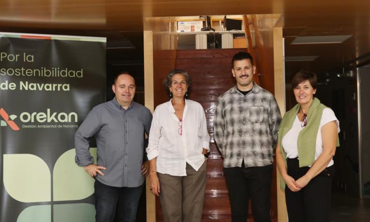 Foto grupal tras la firma